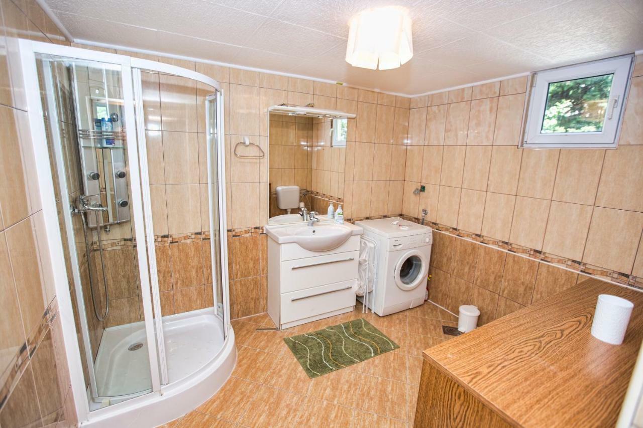 Vacation House Anna Karlobag Buitenkant foto